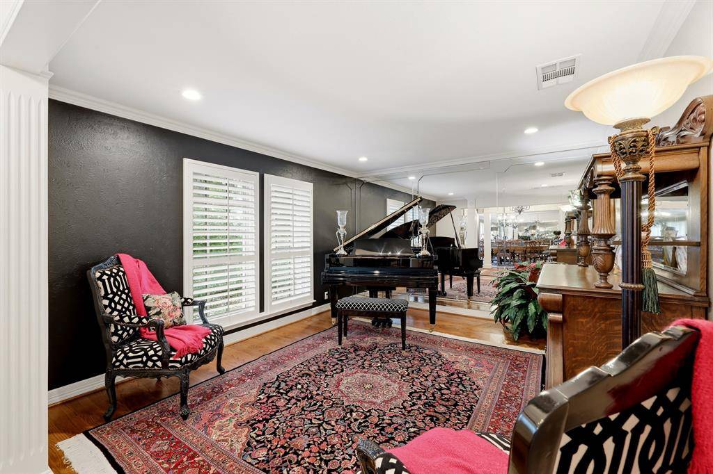 1809 Southpark Drive, Arlington, TX 76013