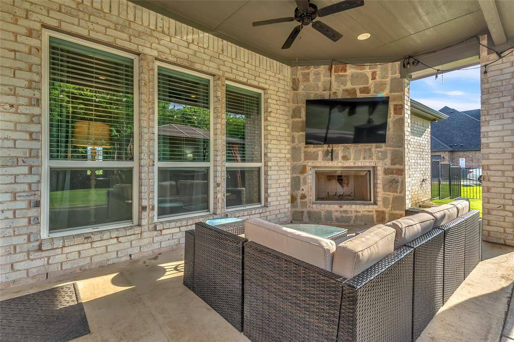 1014 Rennard Street, Caddo Mills, TX 75135