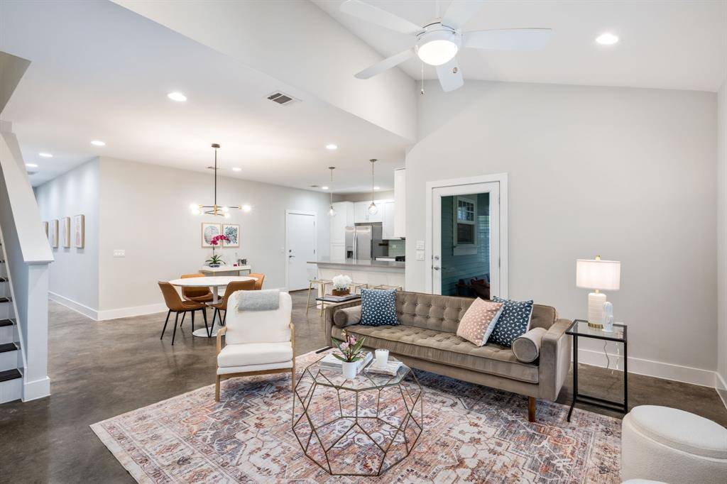 656 Bishop Heights Lane, Dallas, TX 75208