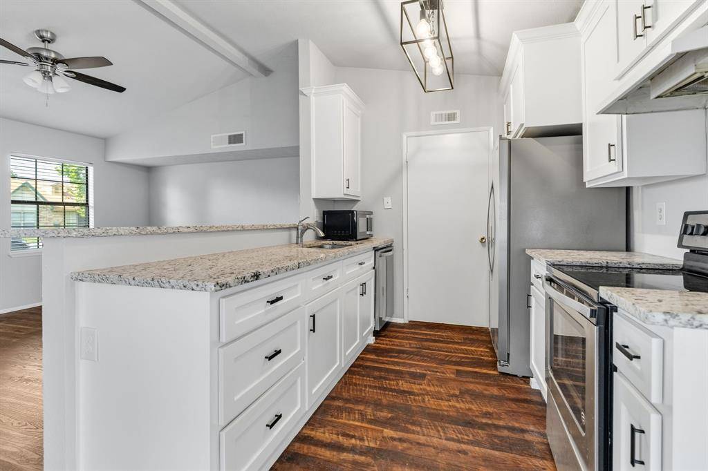 4625 Chapman Street, The Colony, TX 75056