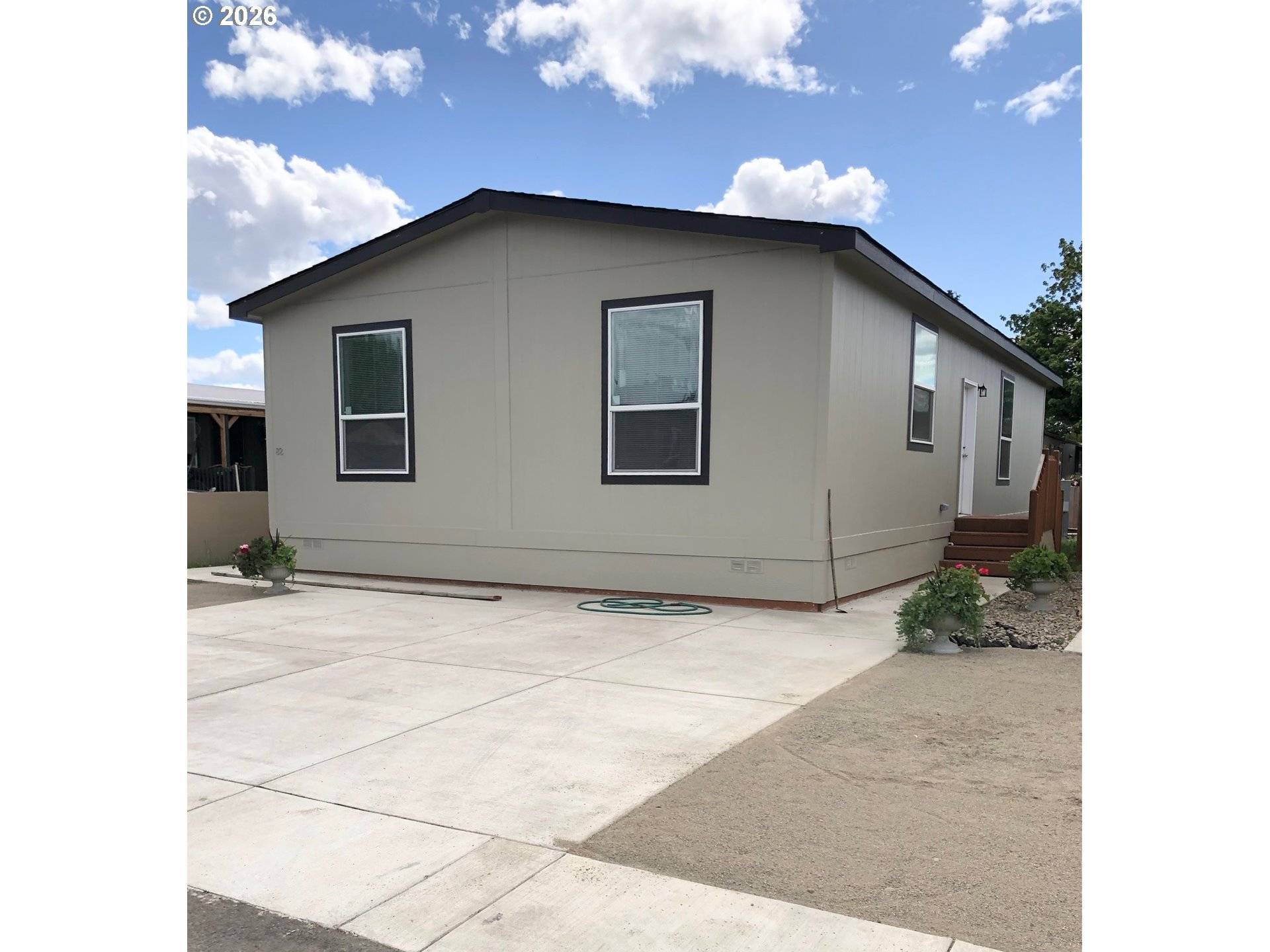 1025 S 6th #82, Harrisburg, OR 97446