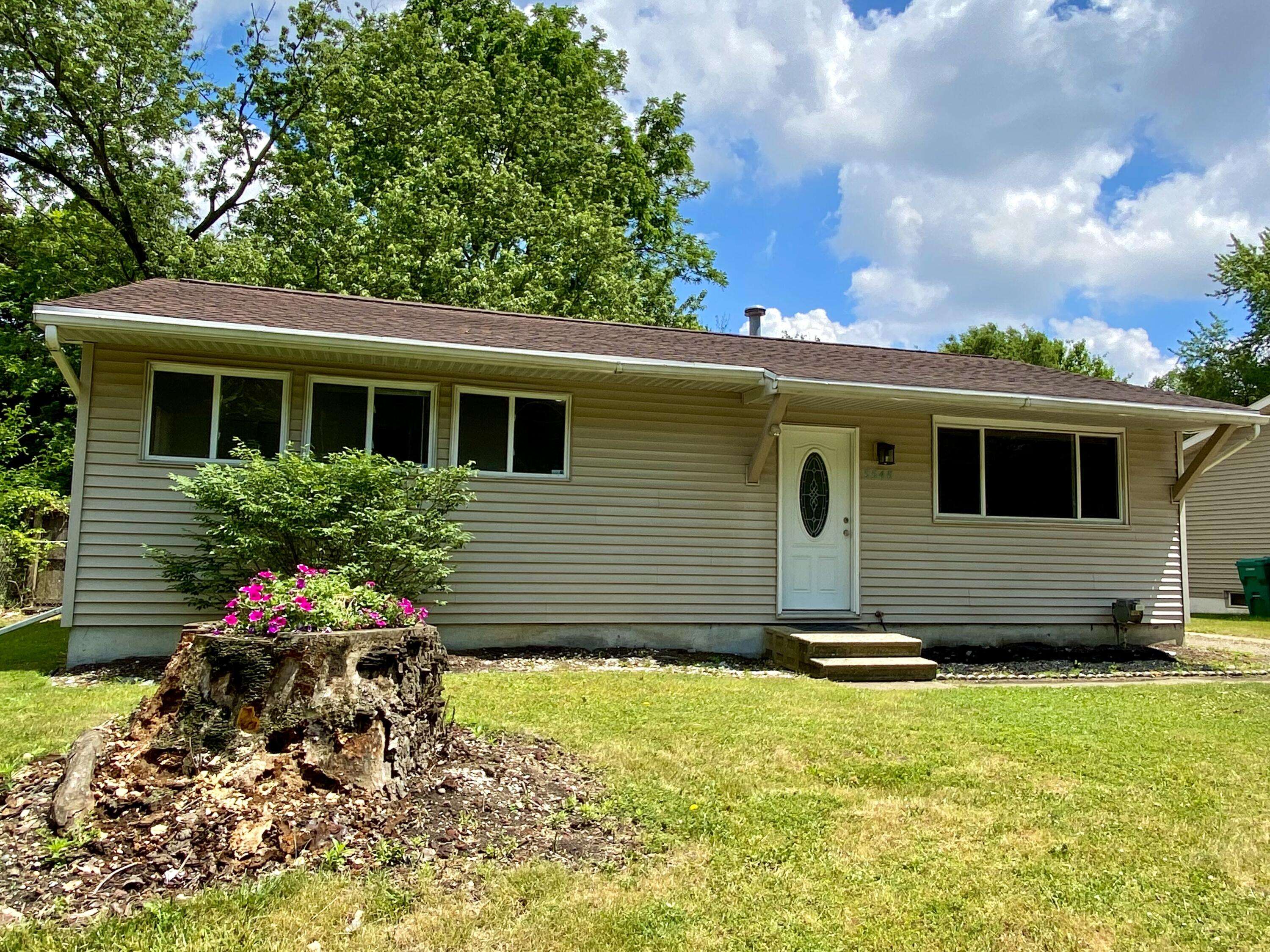 5545 S Sprinkle RD, Portage City, MI 49002