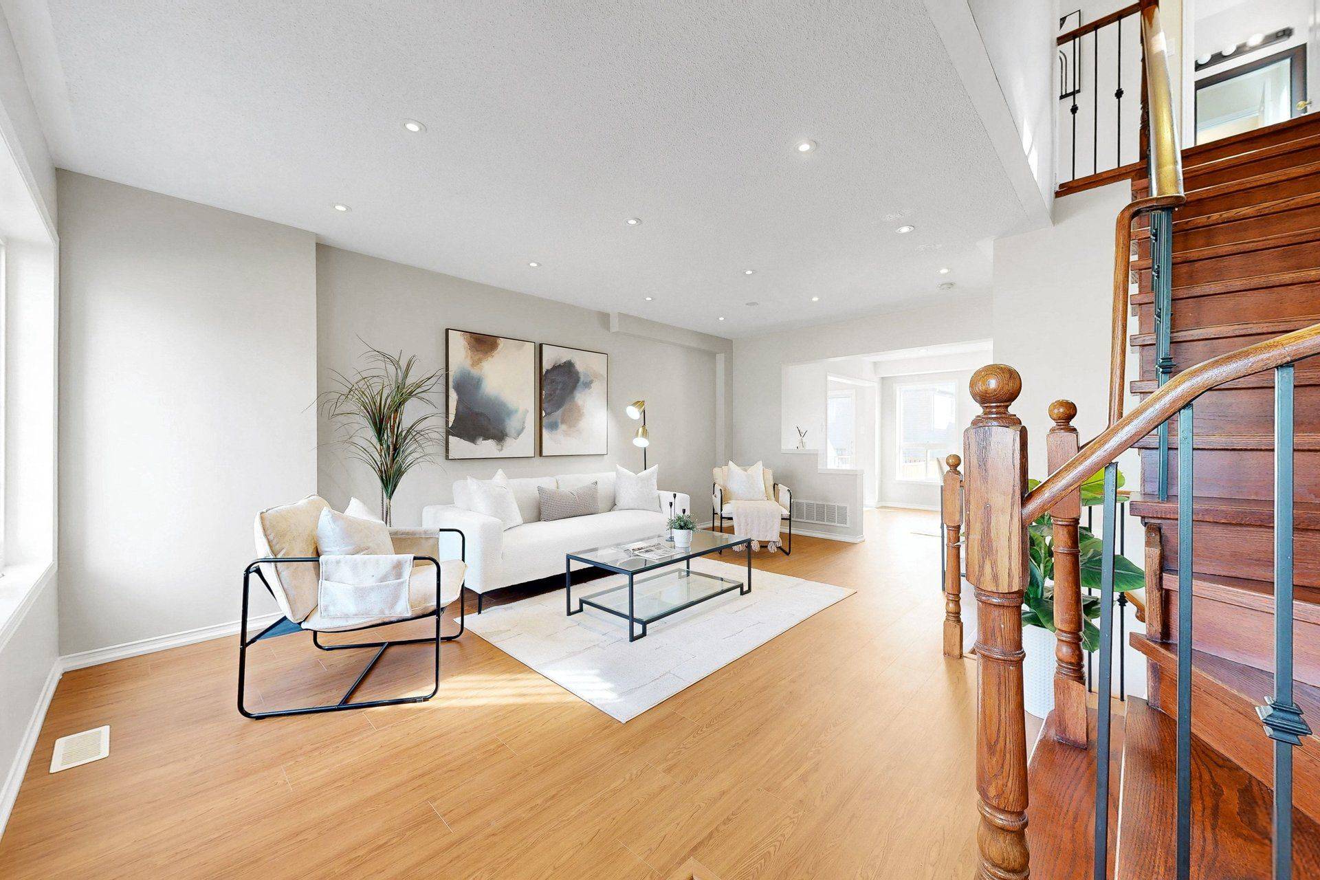74 McSweeney CRES, Ajax, ON L1T 4G2