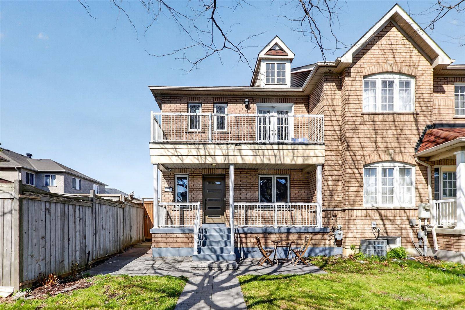 76 Anita DR, Markham, ON L3R 4T4