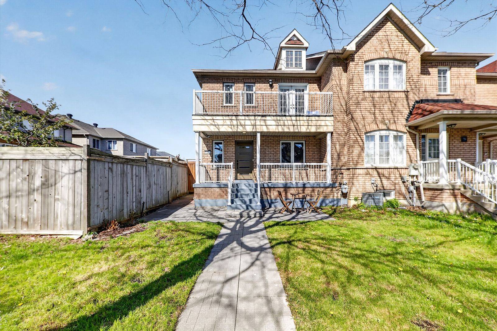 76 Anita DR, Markham, ON L3R 4T4