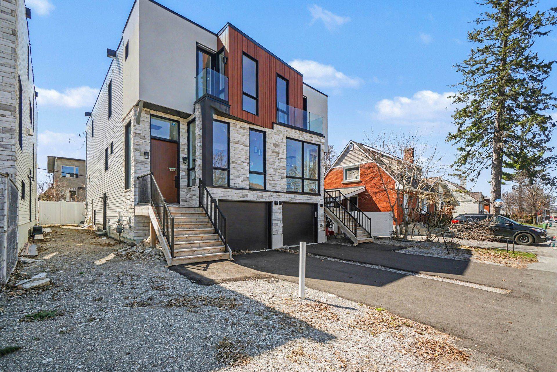 828 Alpine AVE, Britannia Heights - Queensway Terrace N And Area, ON K2B 5R6