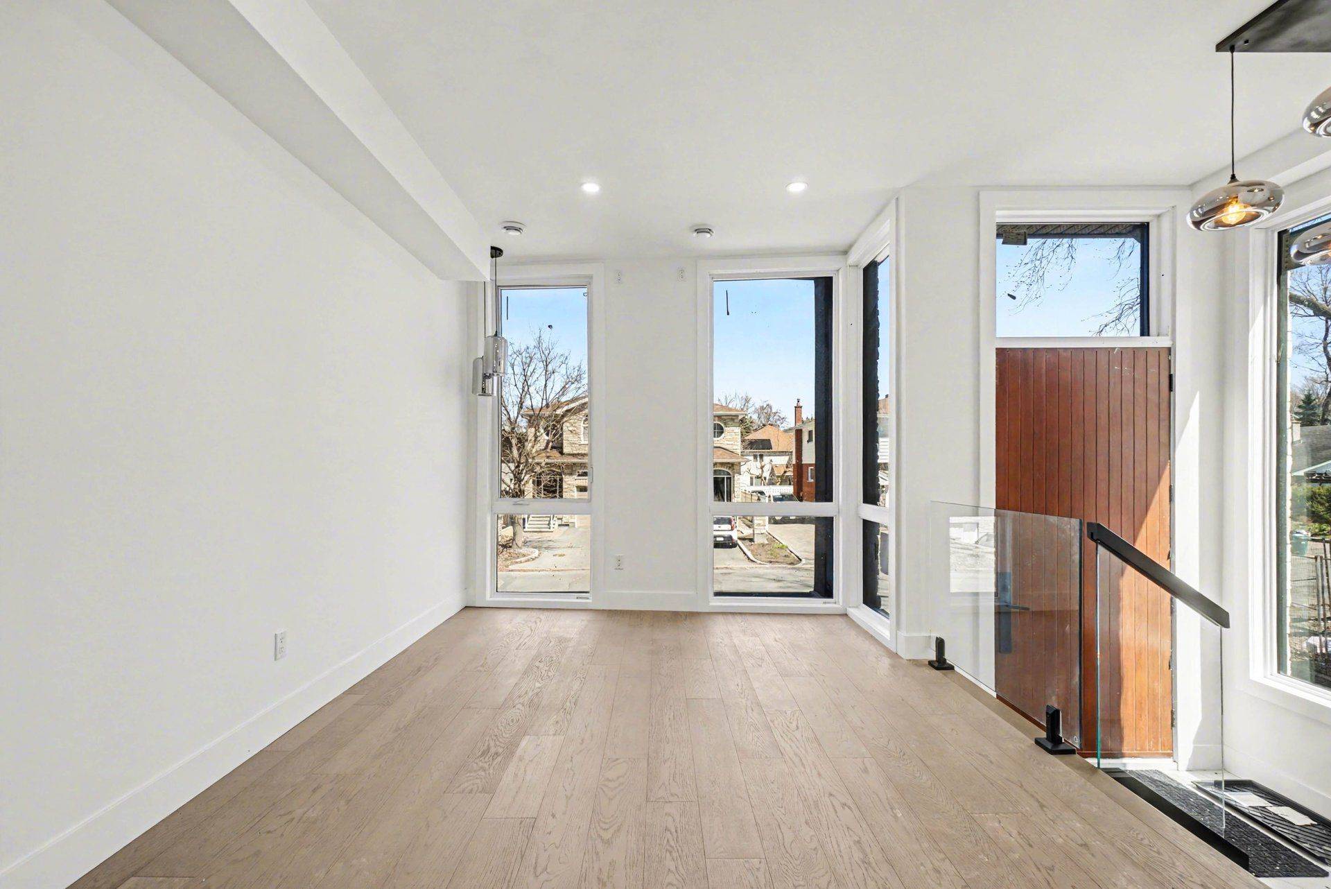828 Alpine AVE, Britannia Heights - Queensway Terrace N And Area, ON K2B 5R6