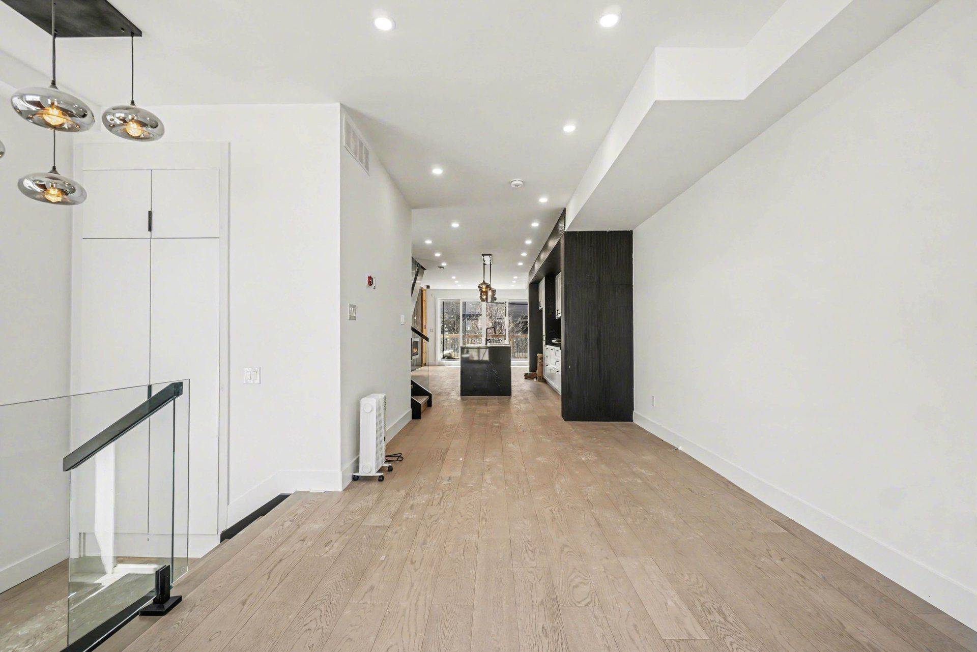 828 Alpine AVE, Britannia Heights - Queensway Terrace N And Area, ON K2B 5R6