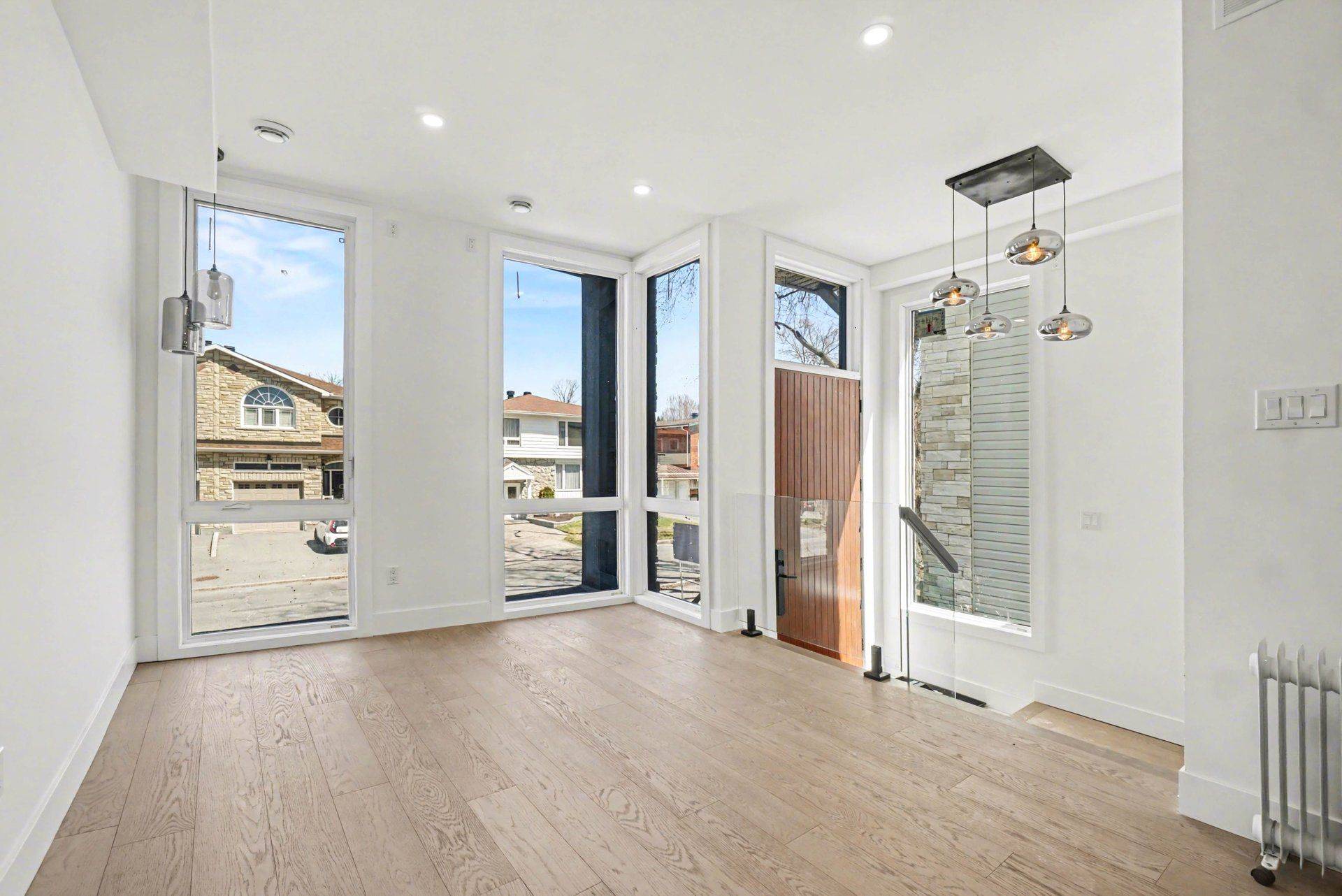 828 Alpine AVE, Britannia Heights - Queensway Terrace N And Area, ON K2B 5R6