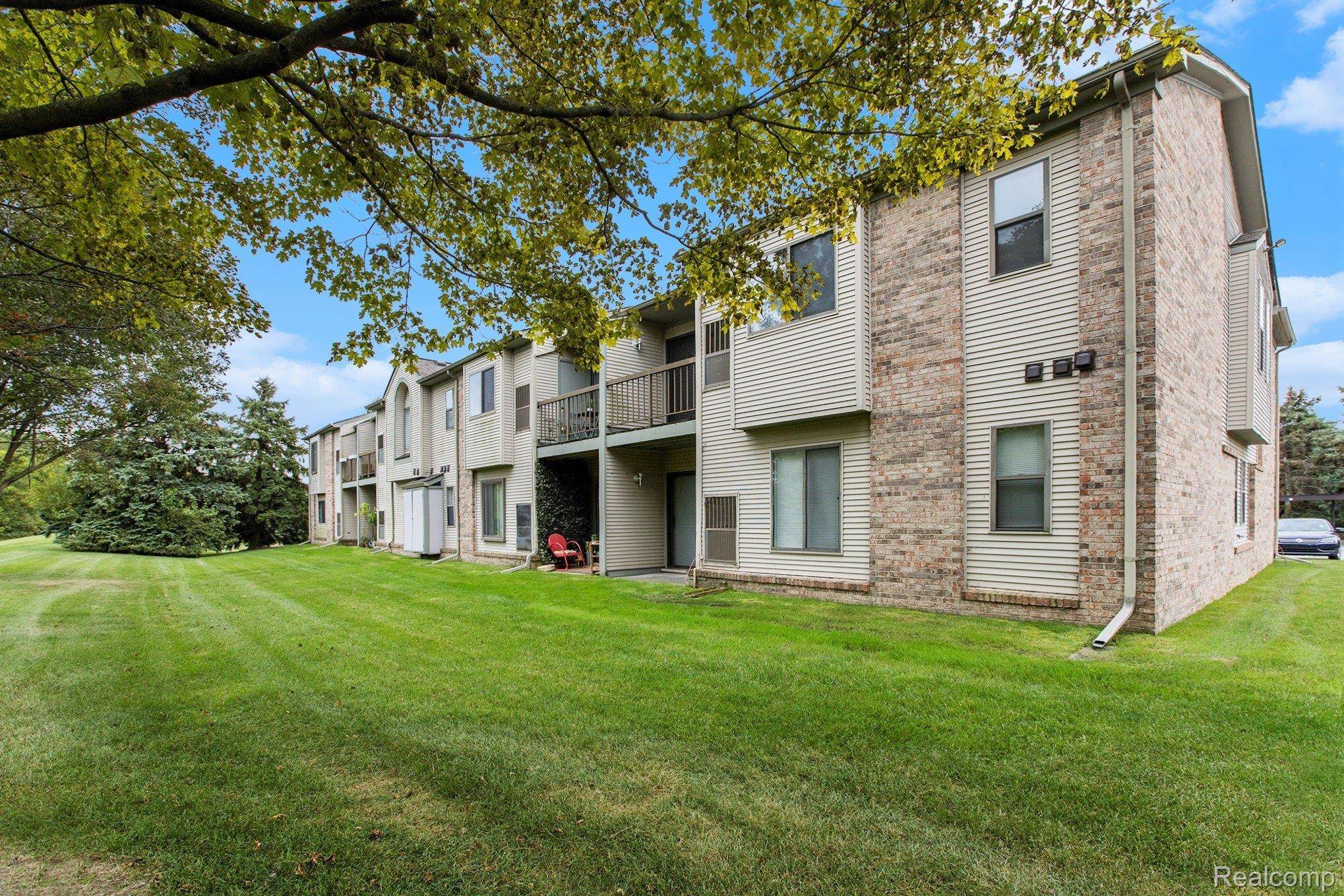 42739 Lilley Pointe DR, Canton Charter Township, MI 48187