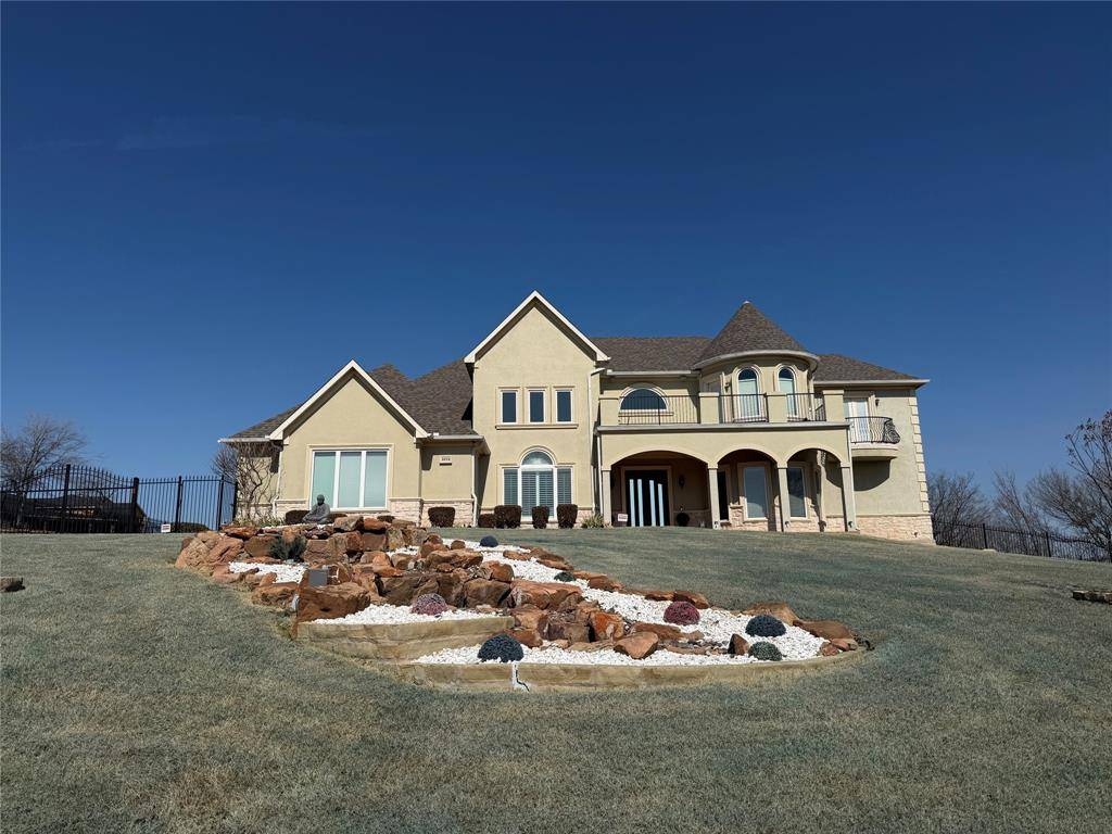 3072 Rosebud Court, Grand Prairie, TX 75104