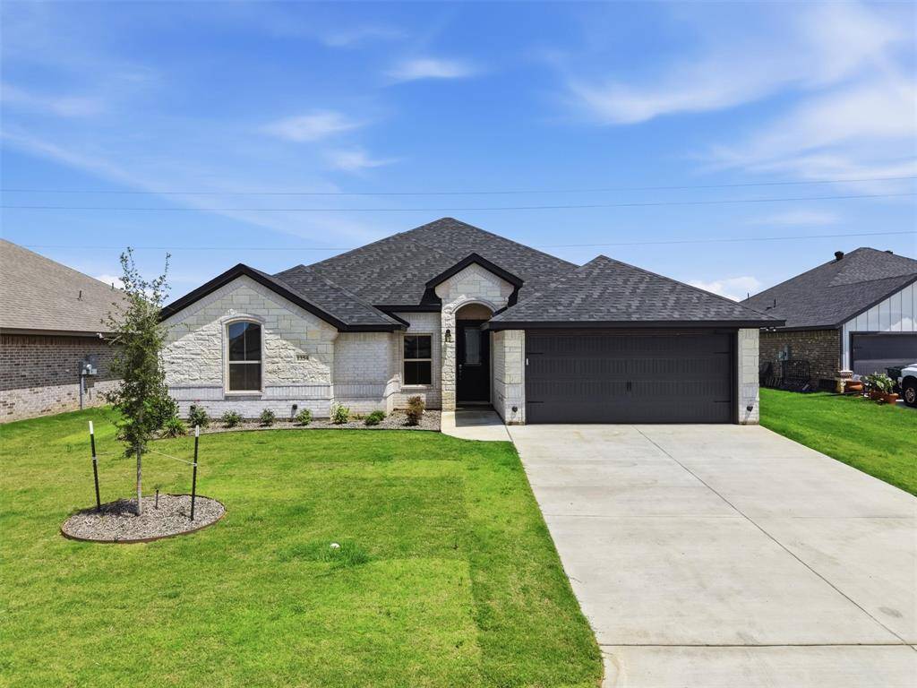 1354 Oleander Drive, Tolar, TX 76476