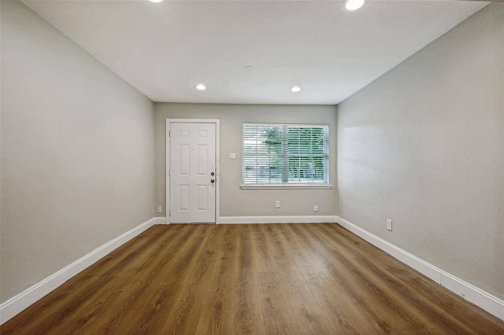 717 Willowbrook Drive, Mesquite, TX 75149