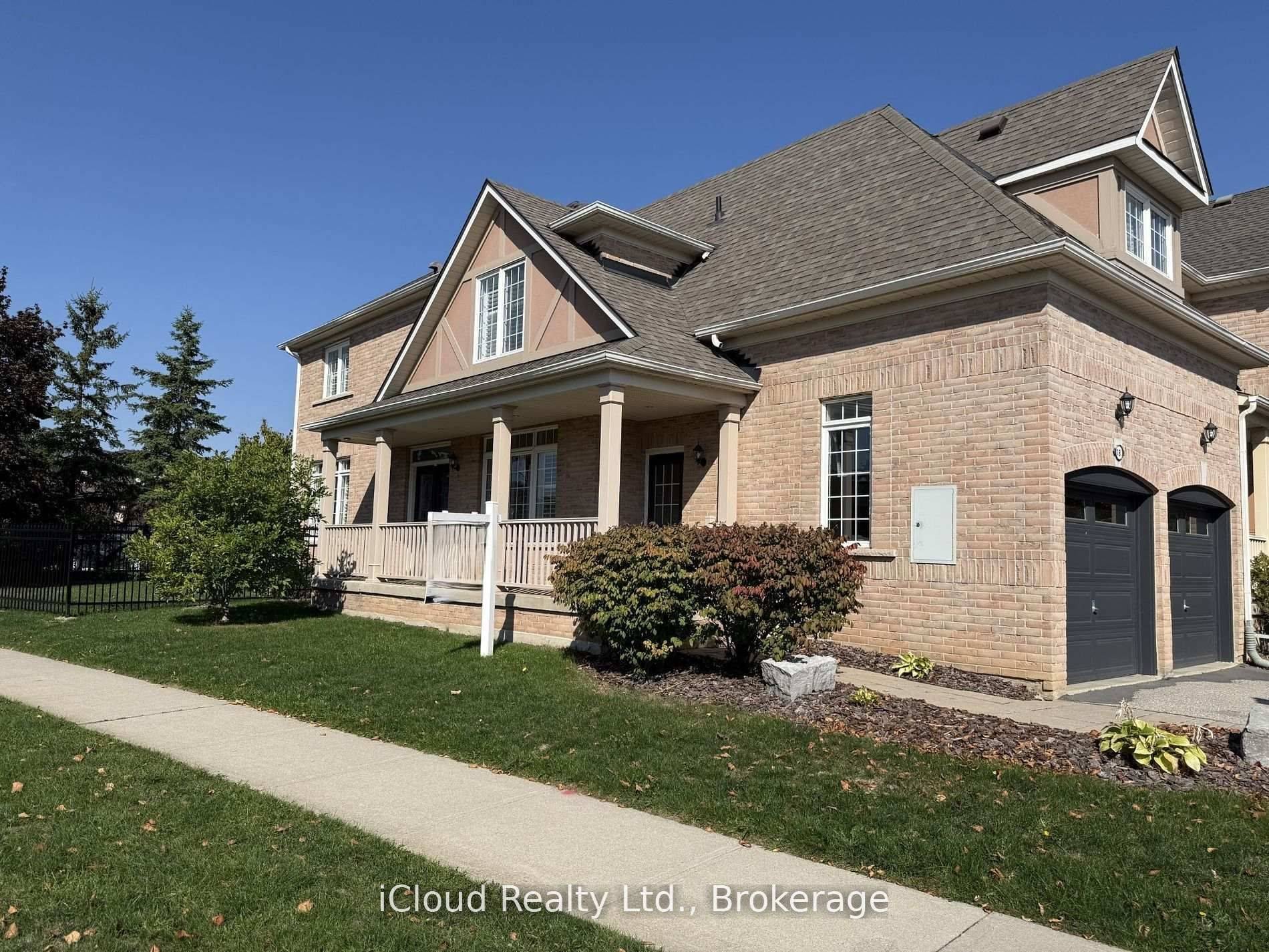 2295 Rochester CIR #18, Oakville, ON L6M 5C9