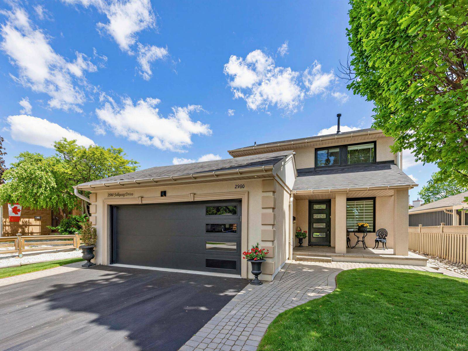2980 Folkway DR, Mississauga, ON L5L 1Z6