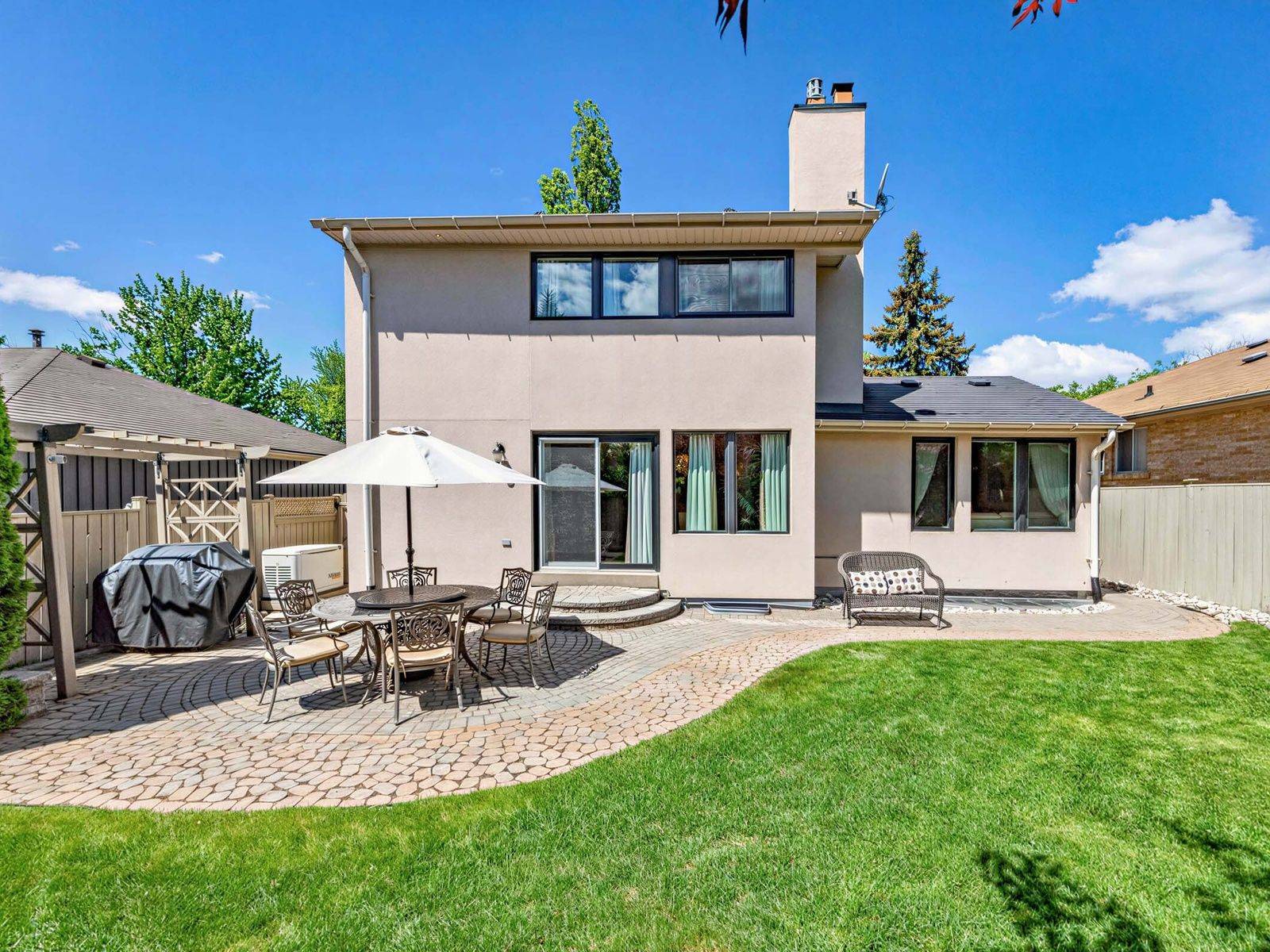 2980 Folkway DR, Mississauga, ON L5L 1Z6