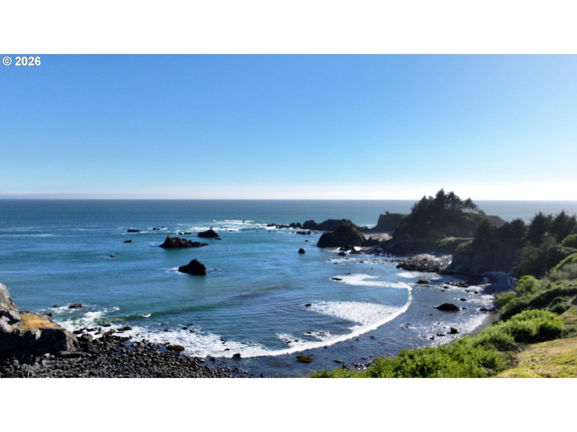 842 CHETCO POINT TER, Brookings, OR 97415