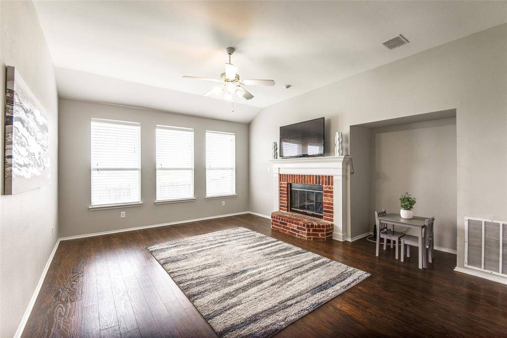 1425 Gatlinburg Circle, Desoto, TX 75115