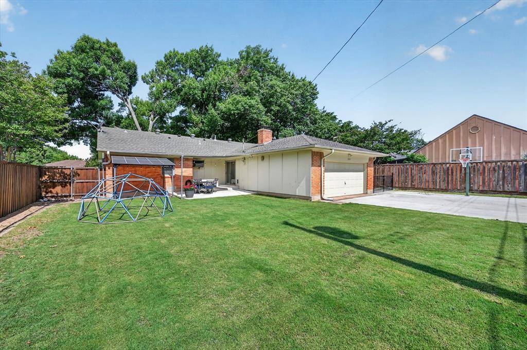 1132 N Cottonwood Drive, Richardson, TX 75080