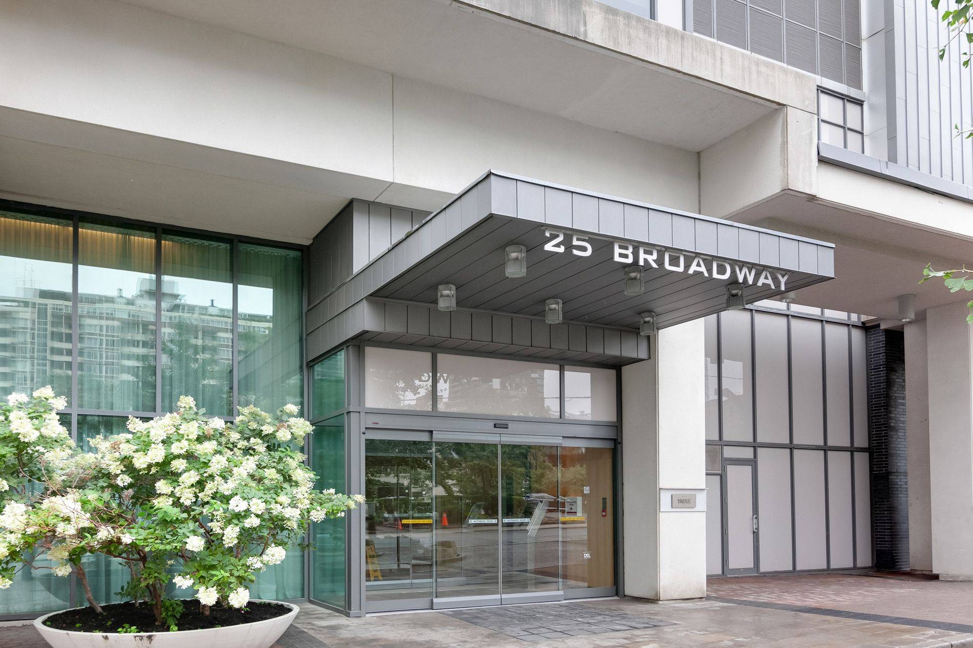 25 Broadway AVE #505, Toronto C10, ON M4P 1T7