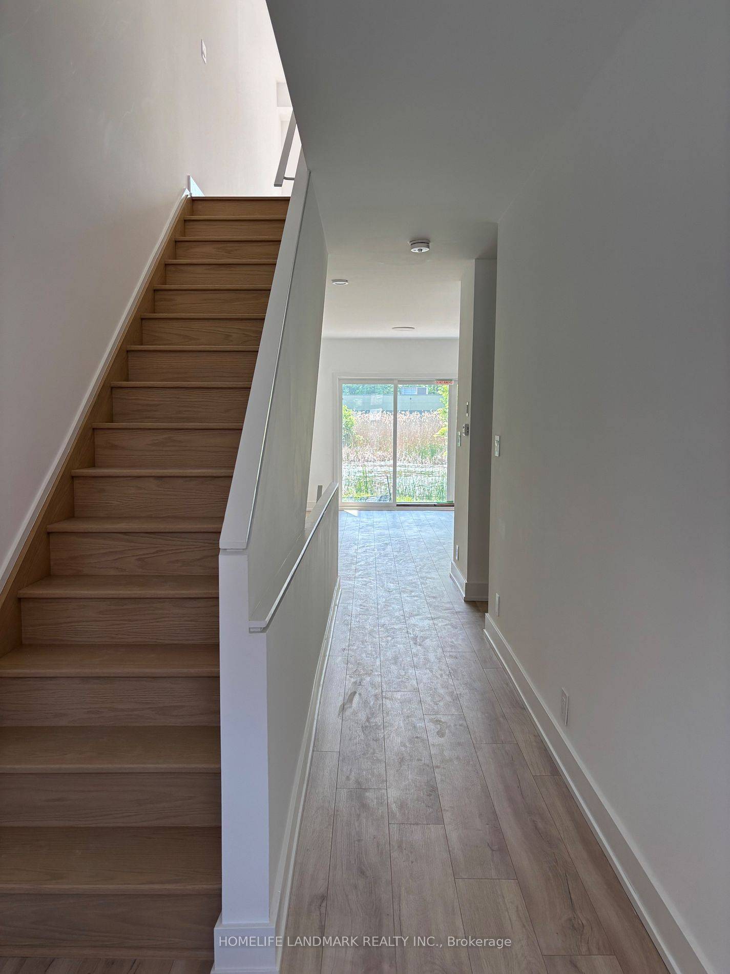 17 Chestnut CT, Aurora, ON L4G 4A4