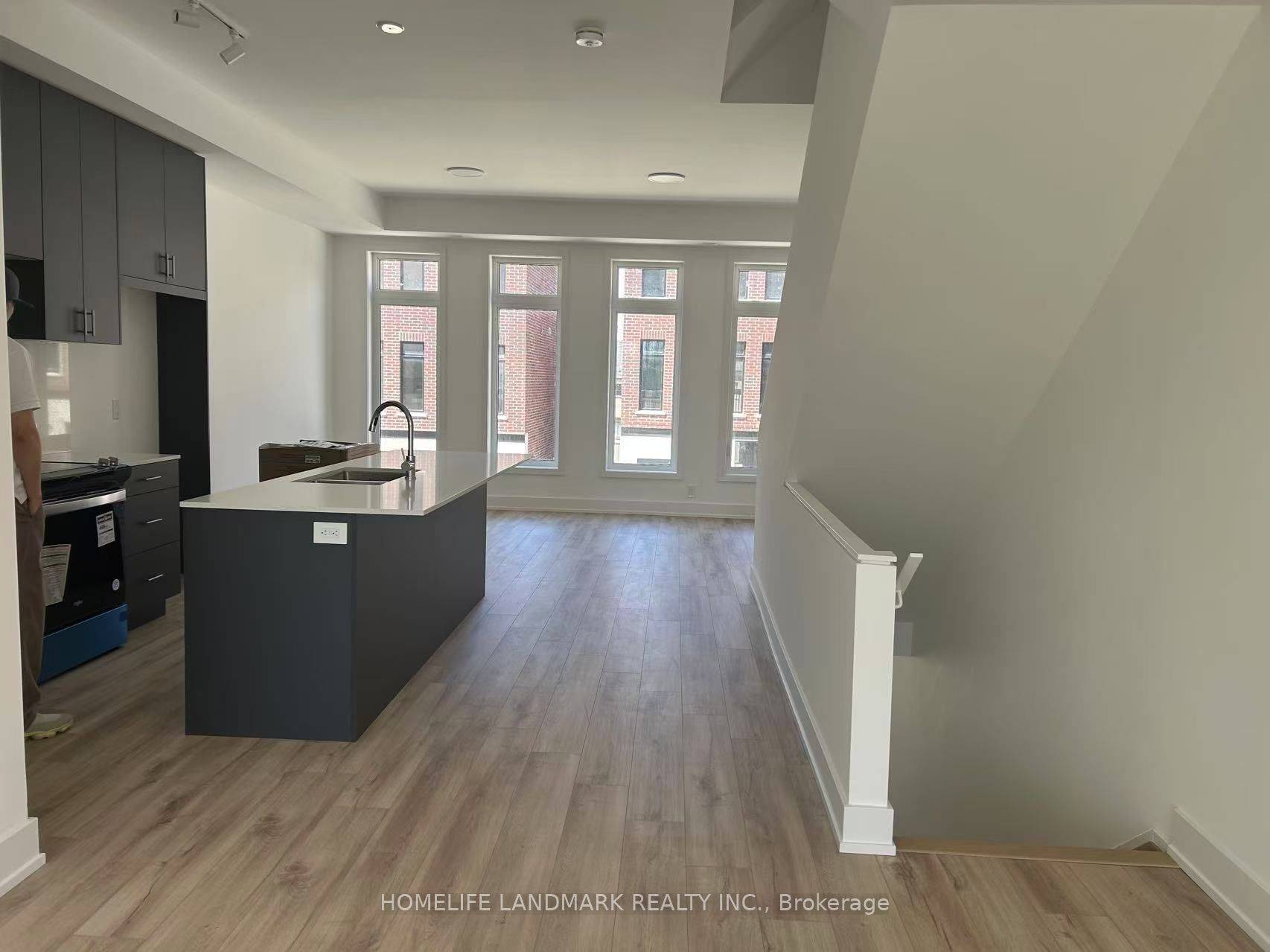 17 Chestnut CT, Aurora, ON L4G 4A4
