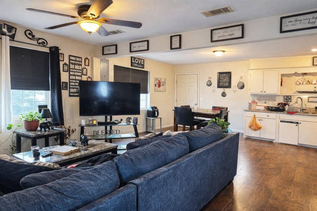 108 N Ellis Ave Avenue, Mount Pleasant, TX 75455