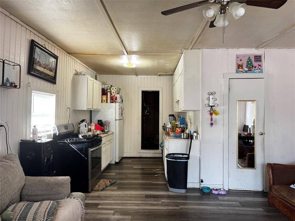 108 N Ellis Ave Avenue, Mount Pleasant, TX 75455