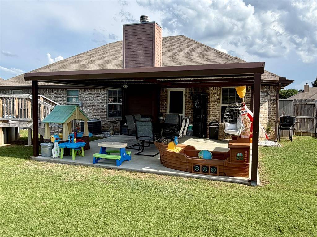 2105 Stonegate Boulevard, Bridgeport, TX 76426