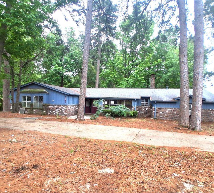 207 Wildwood Drive, Texarkana, TX 75501