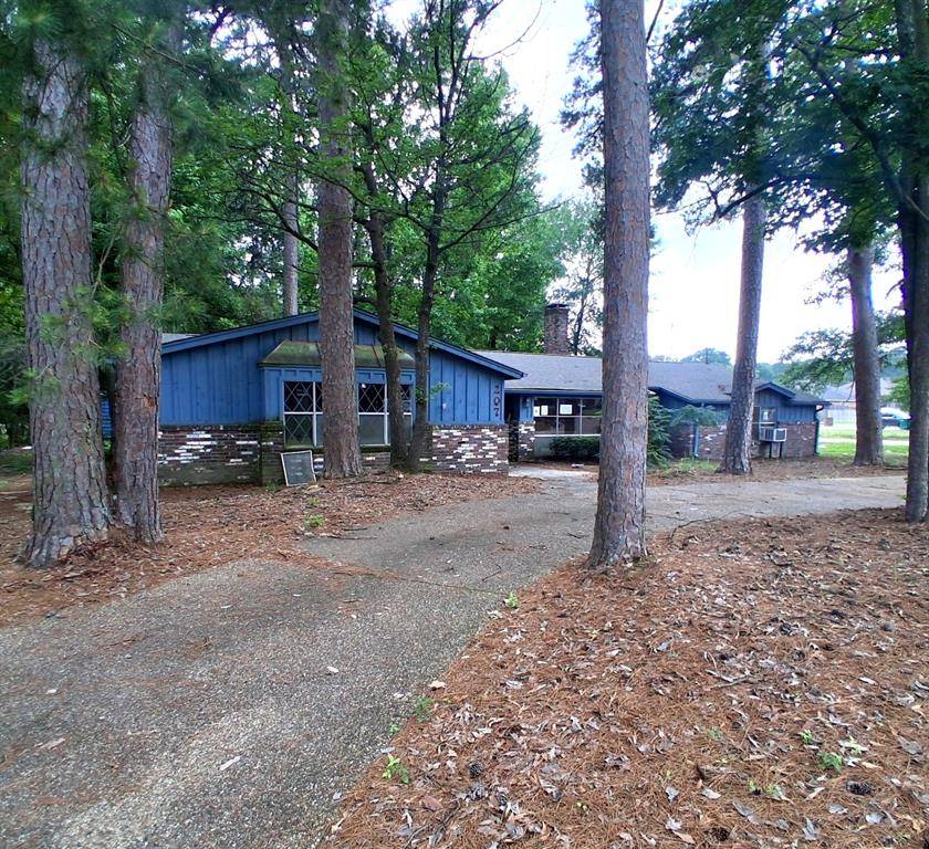 207 Wildwood Drive, Texarkana, TX 75501