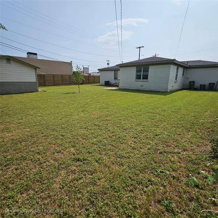 802 Brown Trail, Bedford, TX 76022