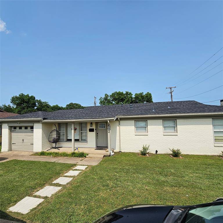 802 Brown Trail, Bedford, TX 76022