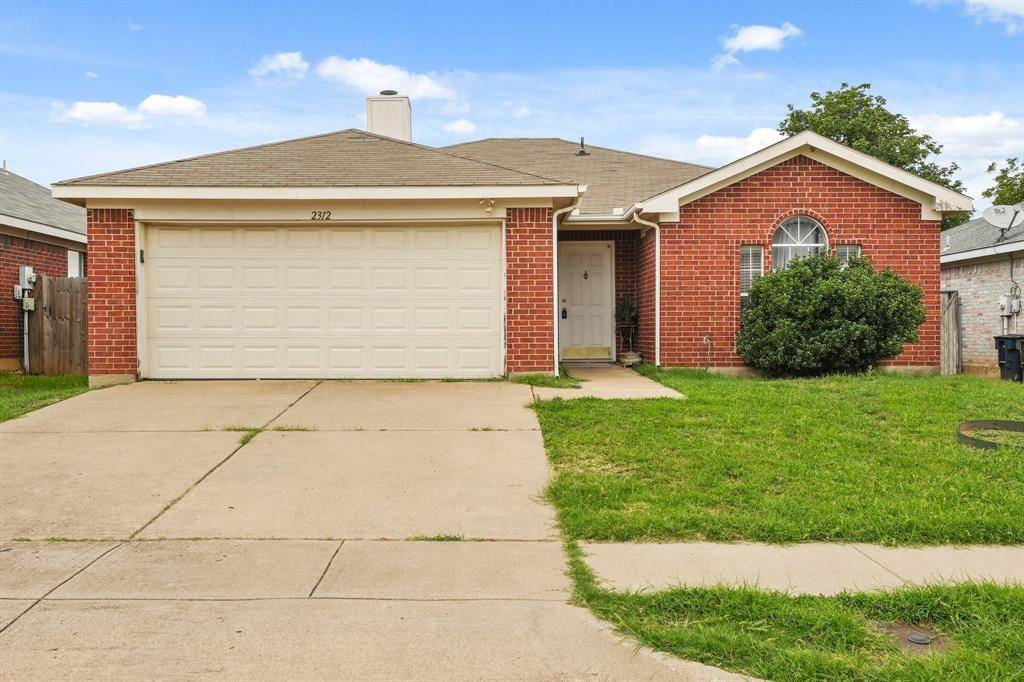 2312 Corral Drive, Fort Worth, TX 76133