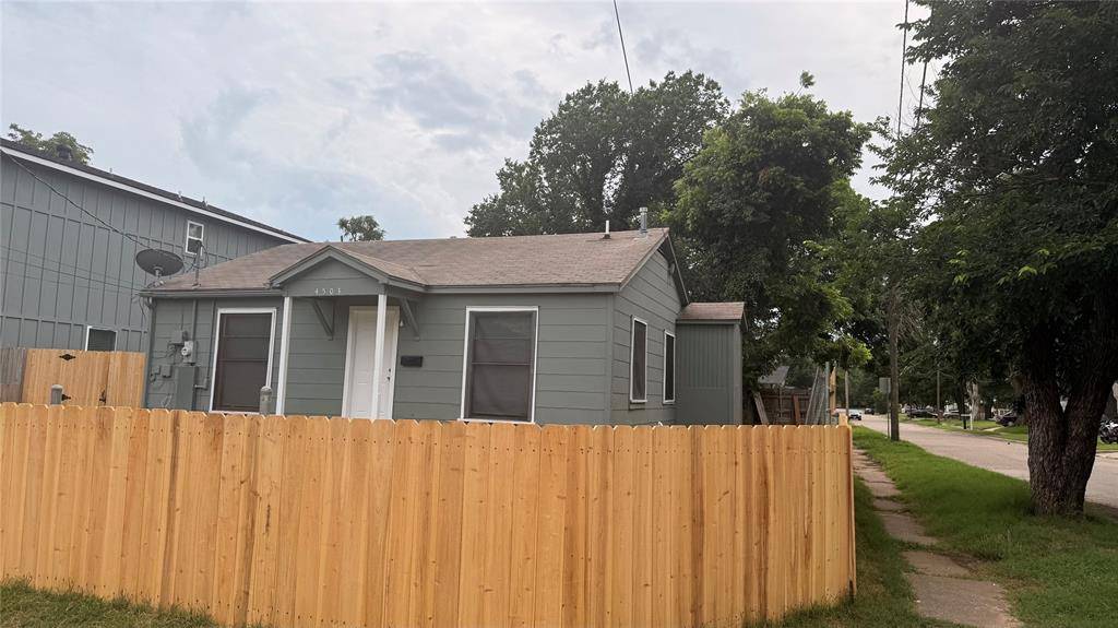 4503 Bradshaw Street, Dallas, TX 75215
