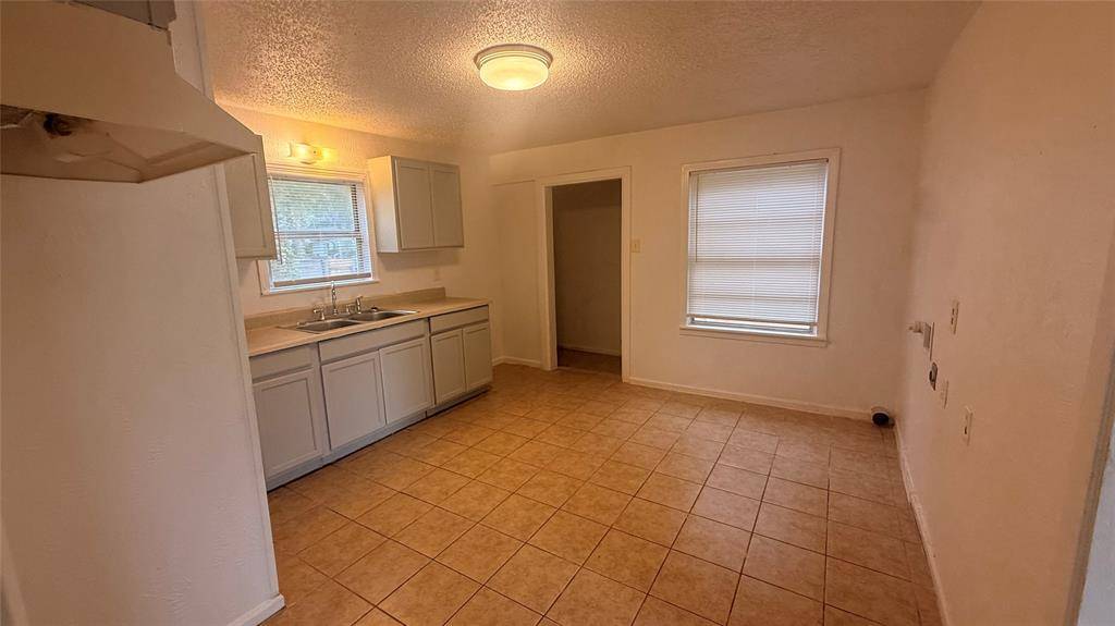 4503 Bradshaw Street, Dallas, TX 75215