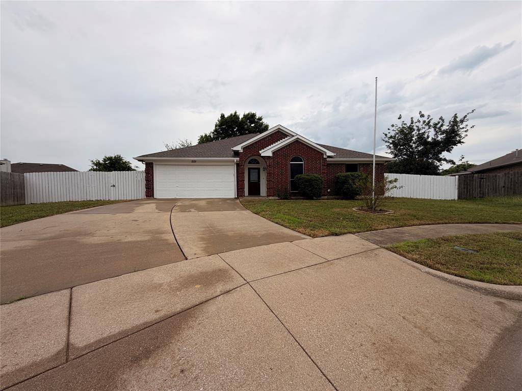 2131 Post Wood Lane, Arlington, TX 76018