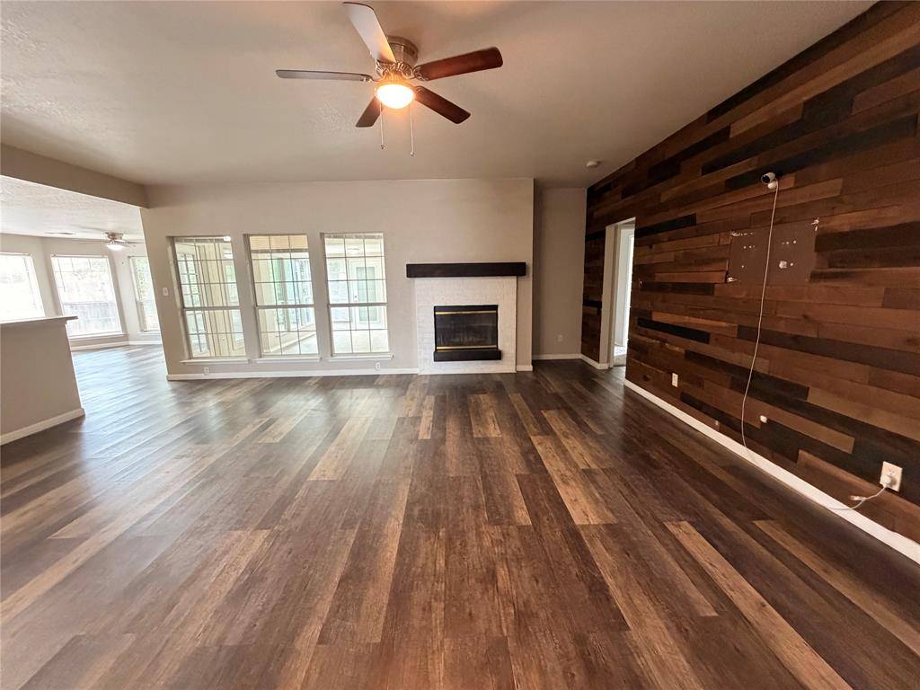 2131 Post Wood Lane, Arlington, TX 76018