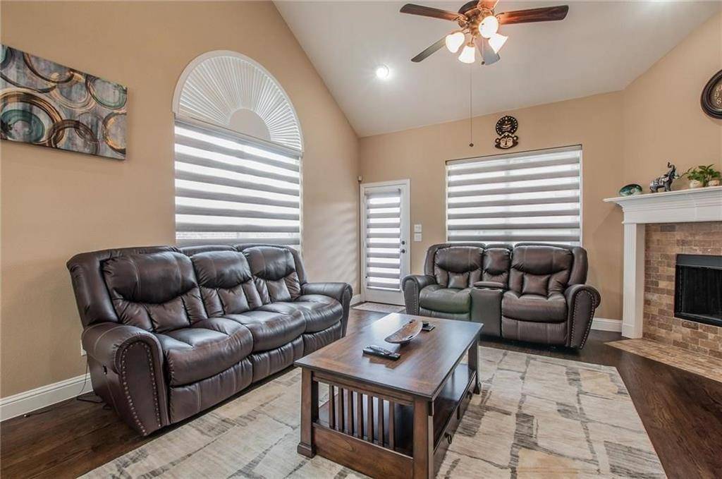 2440 Kingsgate Drive, Little Elm, TX 75068