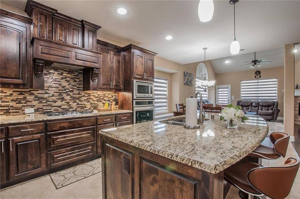 2440 Kingsgate Drive, Little Elm, TX 75068