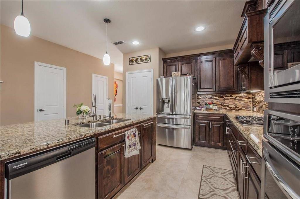 2440 Kingsgate Drive, Little Elm, TX 75068