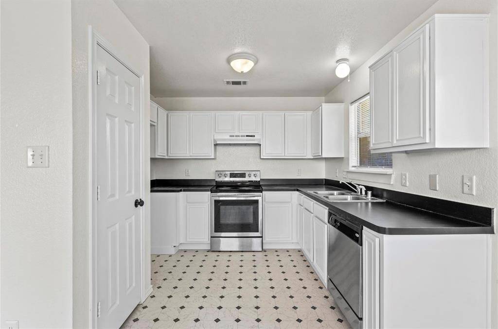 5169 E Rim Road, Dallas, TX 75211