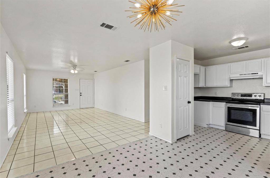 5169 E Rim Road, Dallas, TX 75211
