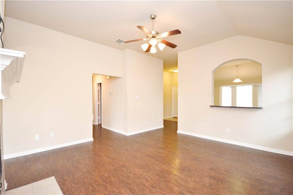 112 Oregon Trail, Waxahachie, TX 75167
