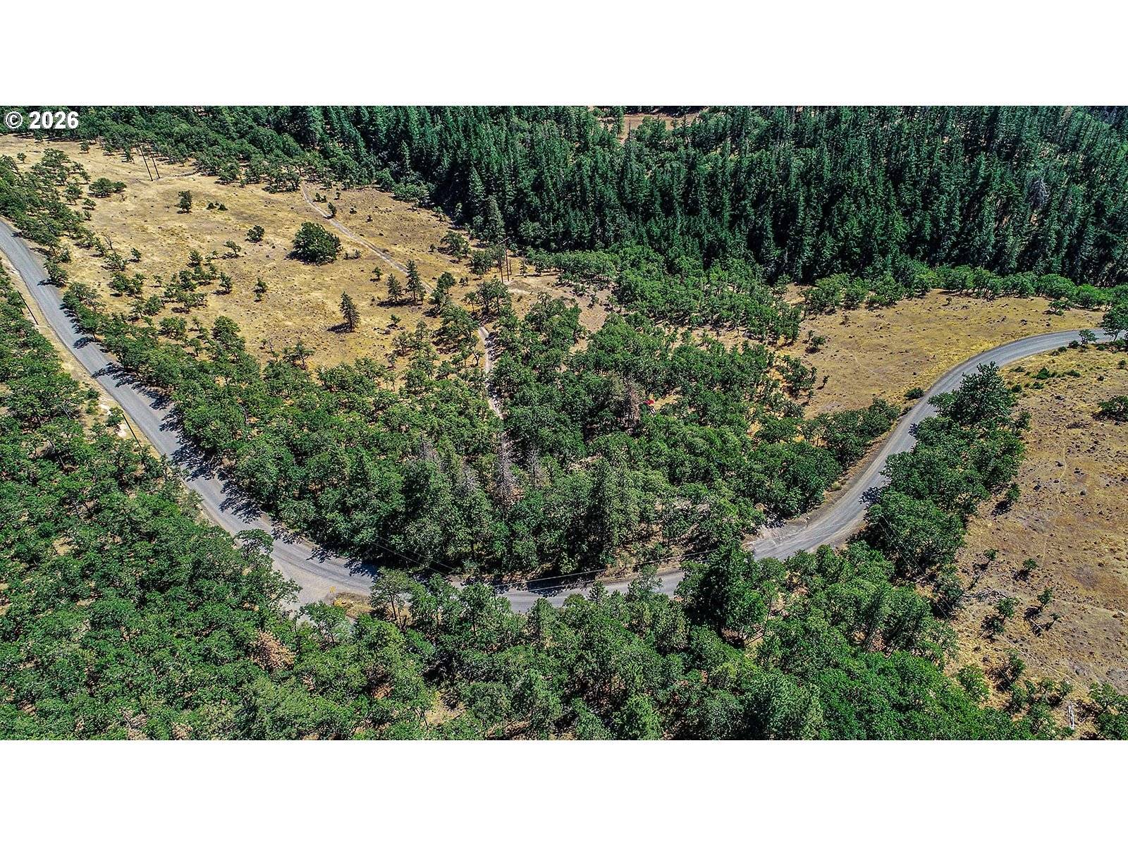 2300 DRY CREEK RD, Mosier, OR 97040