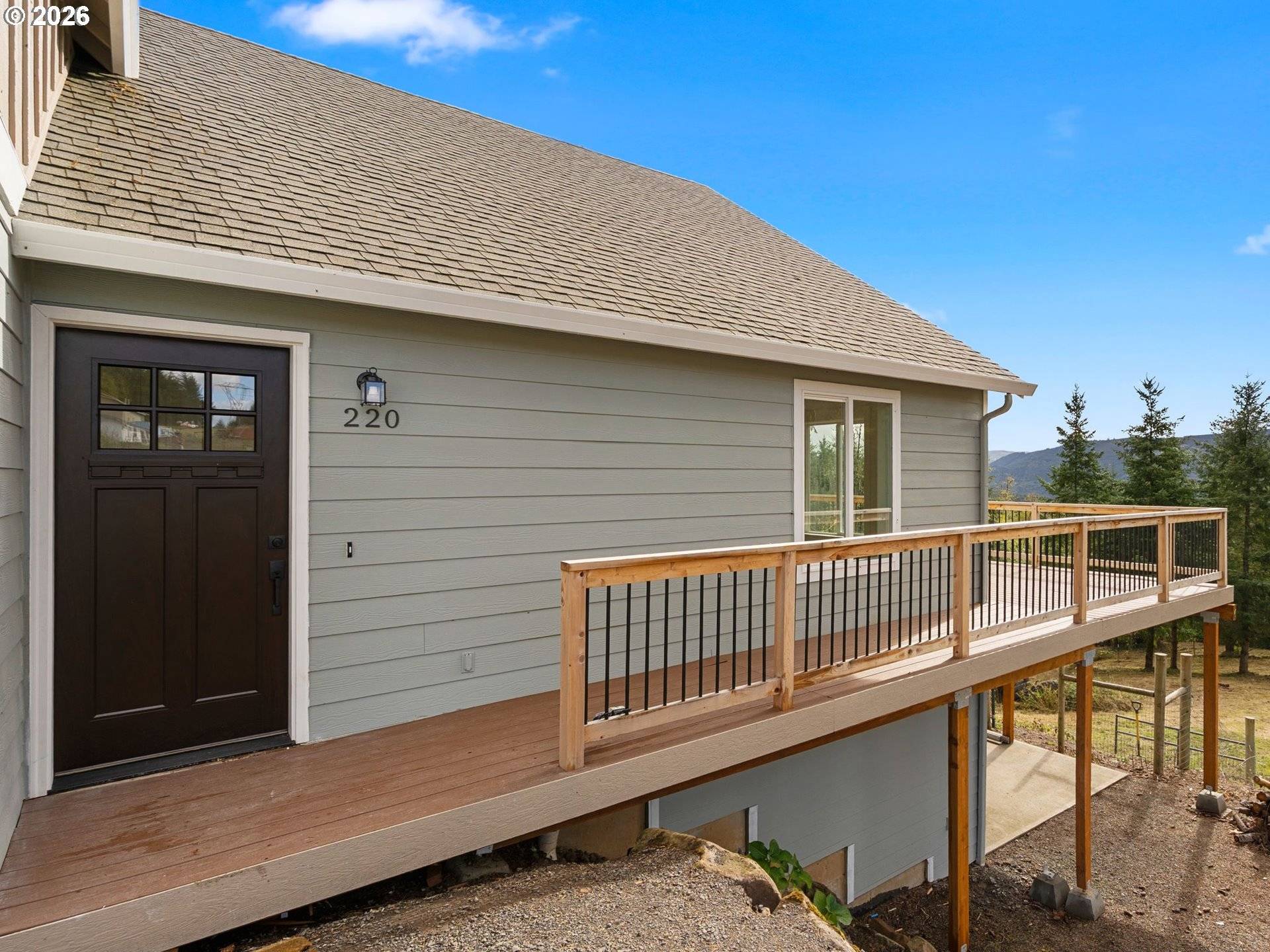 220 HANSON RD, Kalama, WA 98625