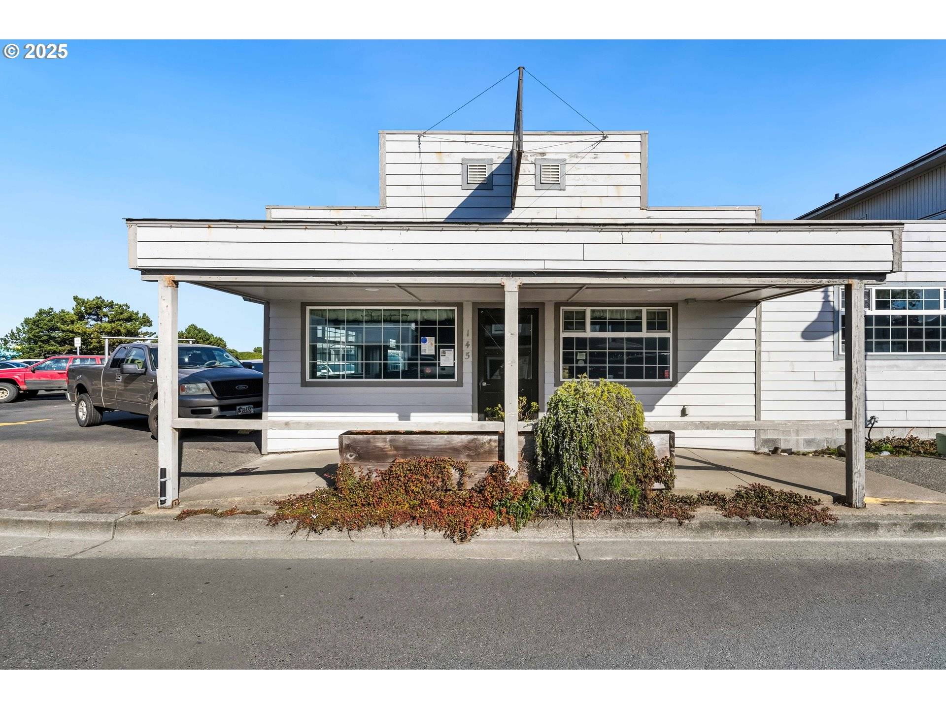 145 2ND ST, Bandon, OR 97411