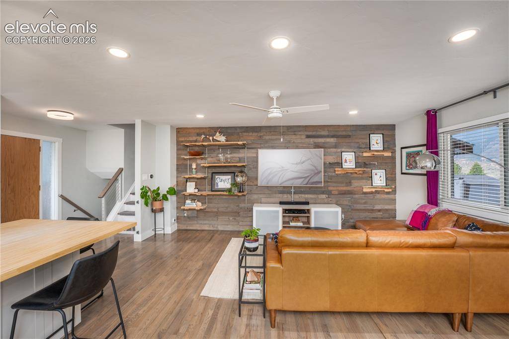 622 Pioneer LN, Colorado Springs, CO 80904