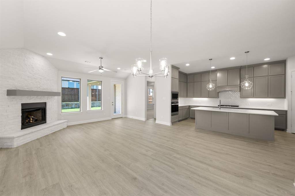 1409 Ripple Glass Road, Midlothian, TX 76065