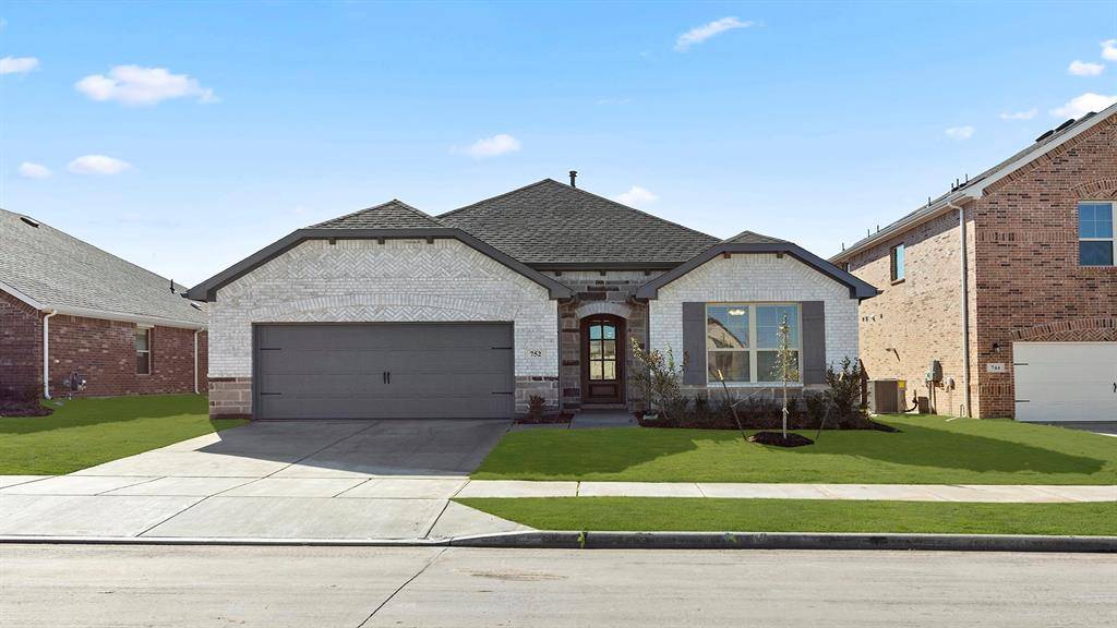 1645 Elle Lane, Aubrey, TX 76227